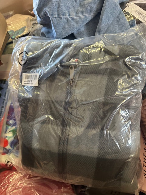 Amazon FC Discount Bundle | Assorted Apparel | 25 Pcs #BD-25