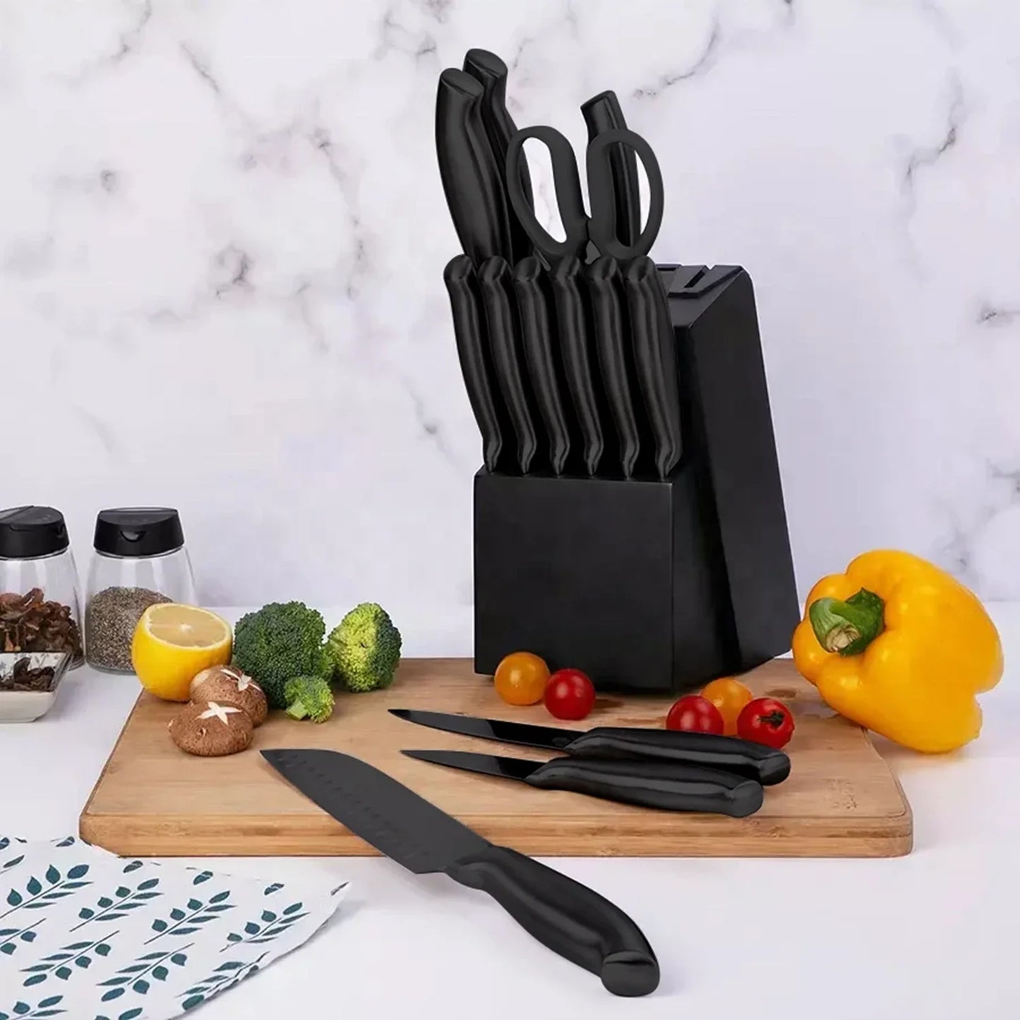 Casí Home 15-Piece Kitchen Knife Set with Block, Dishwasher Safe, Built-in Sharpener, Japanese Stainless Steel - Black